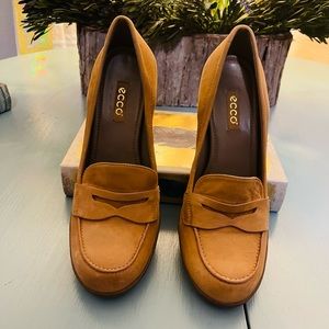 Ecco high heel loafers